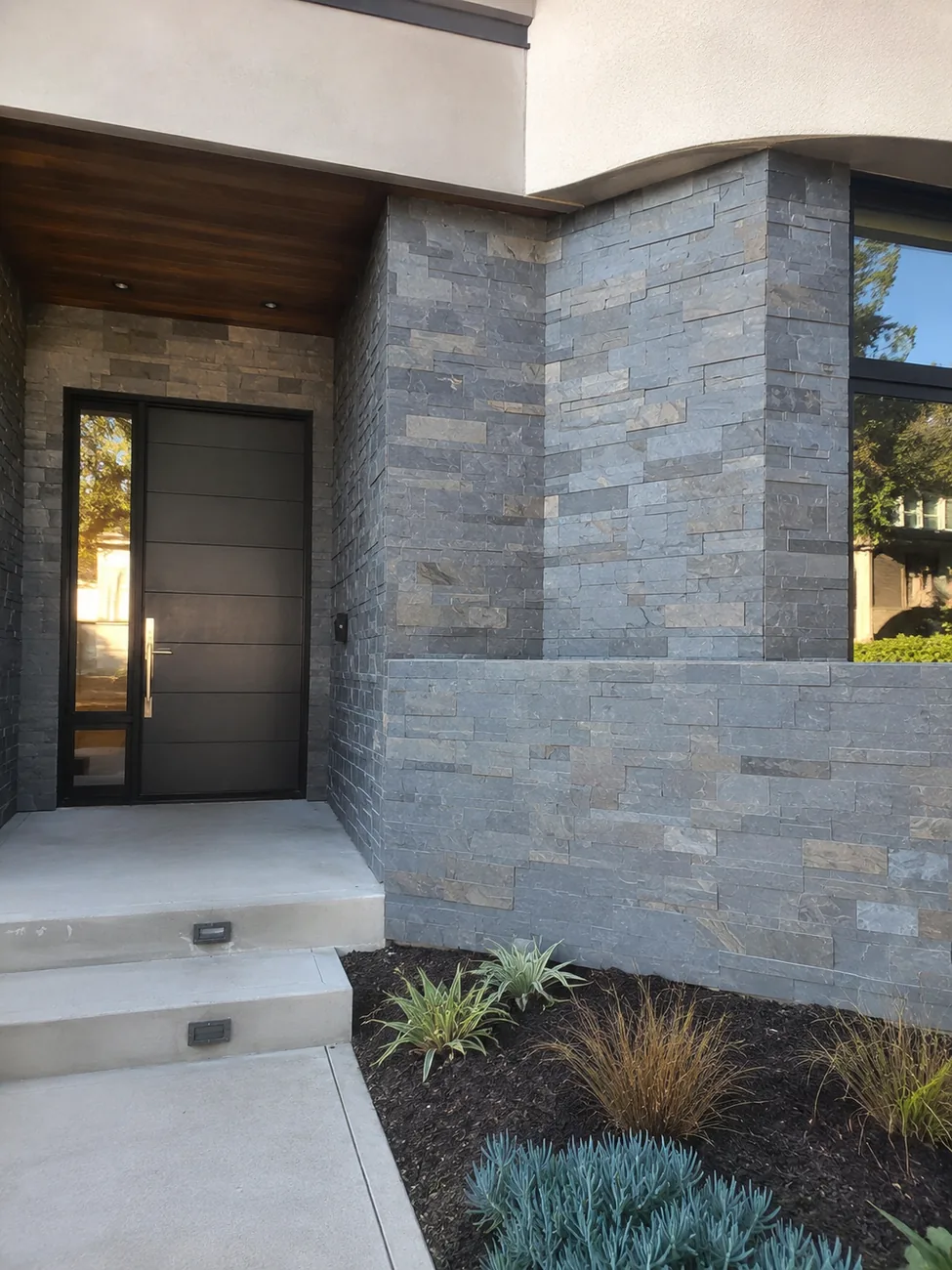Fachada con piedra industrial